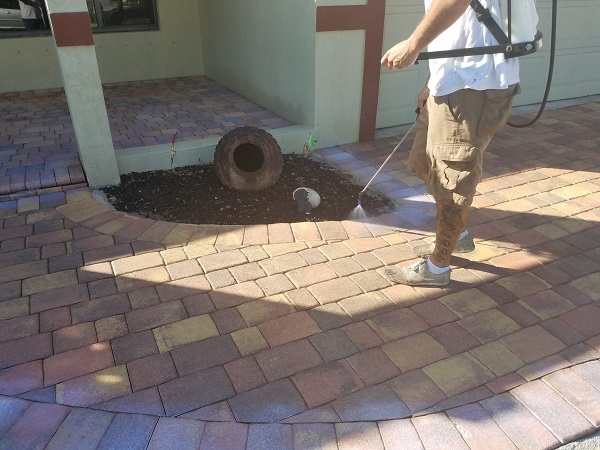 A wet-look finish that deepens the color of the pavers.